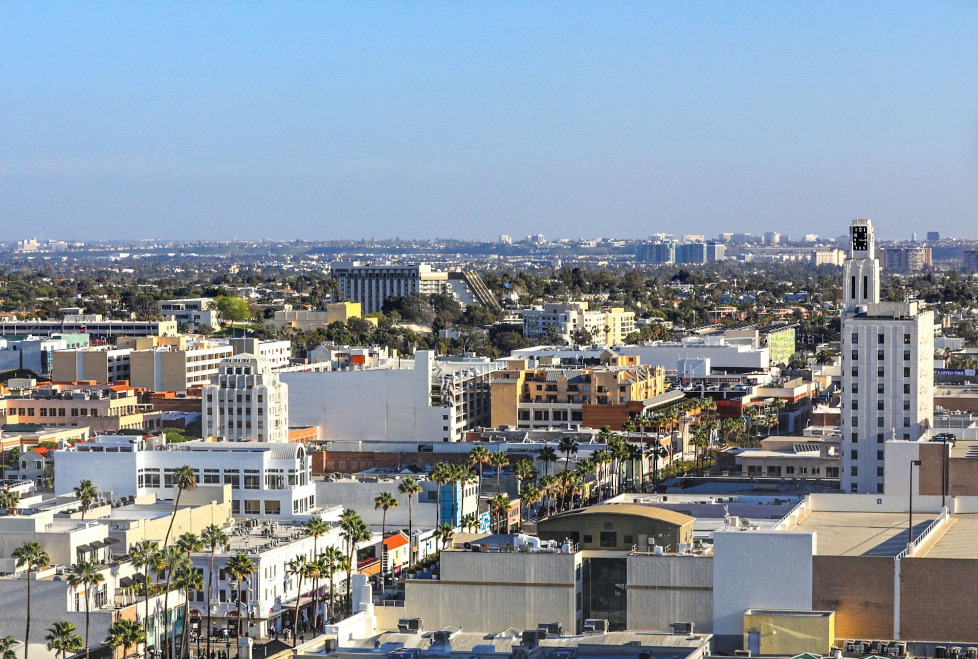 Huntley Santa Monica