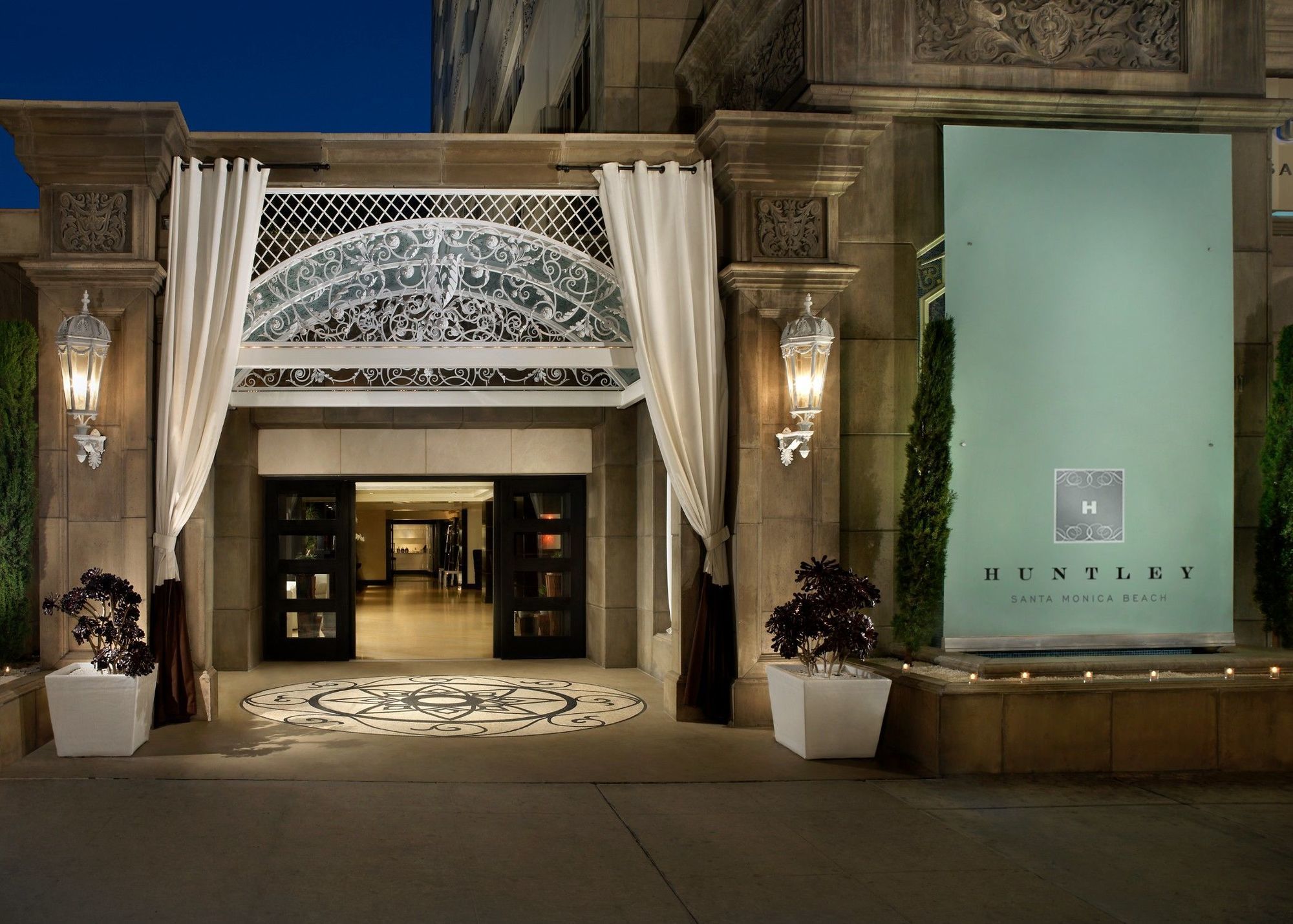 Hotel Huntley 4*